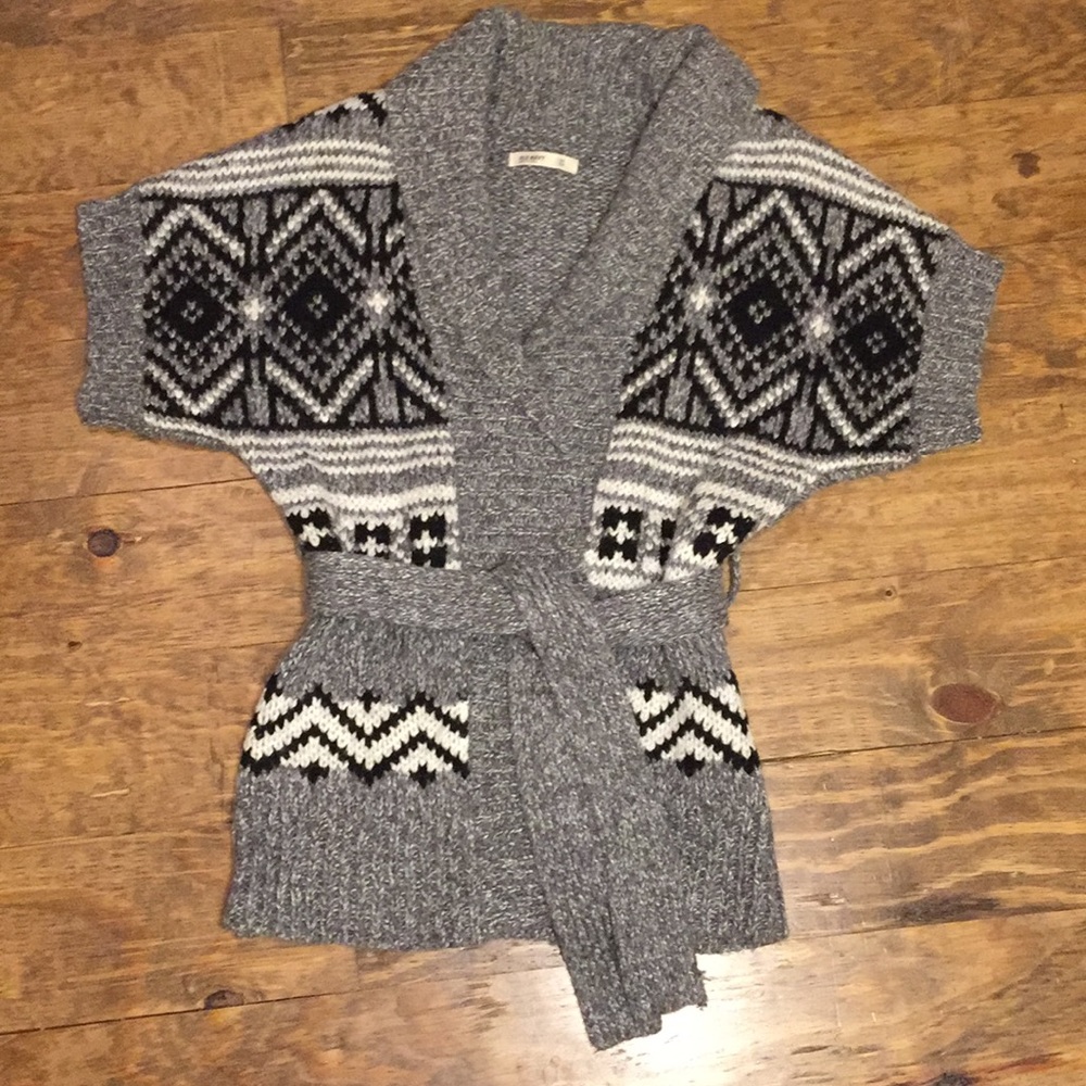Old Navy black white gray cardigan sweater
